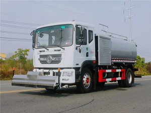 國六東風(fēng)D9 11方路面清洗車